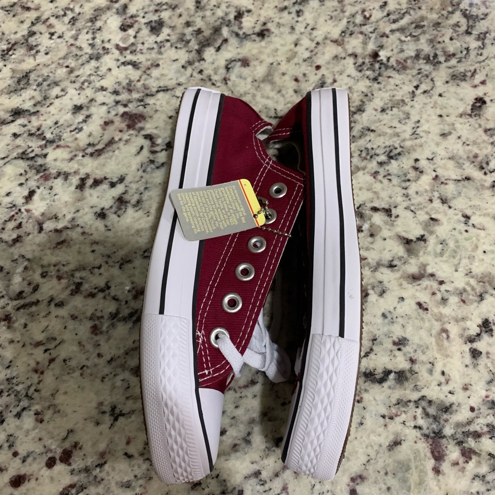 Converse shoes - Picture 2 of 3